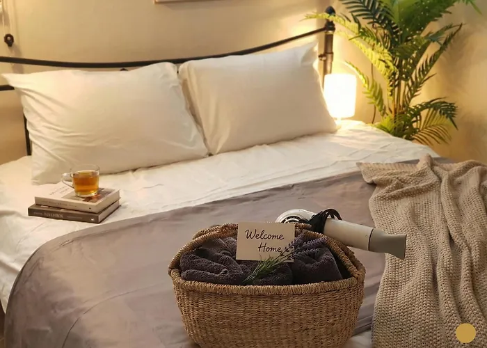 Certified, Hongdae 2min, 2br-1lr
