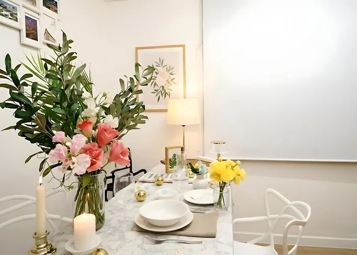 Certified, Hongdae 2min, 2br-1lr * 首爾