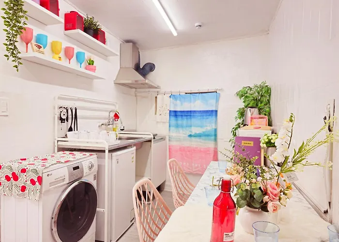 Certified, Hongdae 2min, 2br-1lr 公寓
