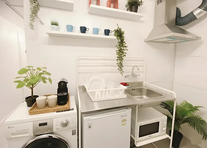 Certified, Hongdae 2min, 2br-1lr *